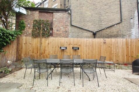 Pegasus Close, N16