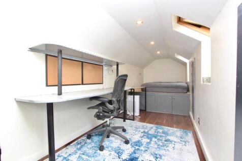 Pegasus Close, N16