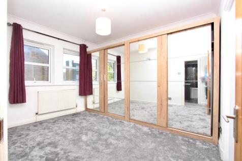 Pegasus Close, N16