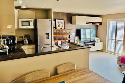 Shingly Place, E4