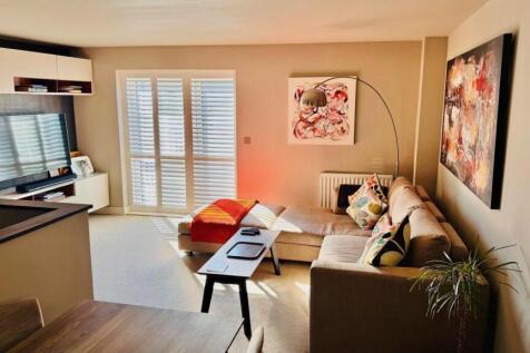 Shingly Place, E4
