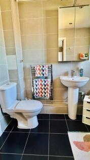 Shingly Place, E4