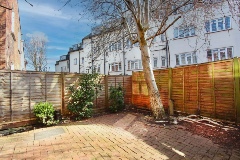 St. Margaret&#39;s Avenue. N15