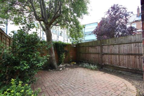St. Margaret&#39;s Avenue, N15