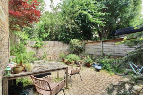 Sydner Road, N16