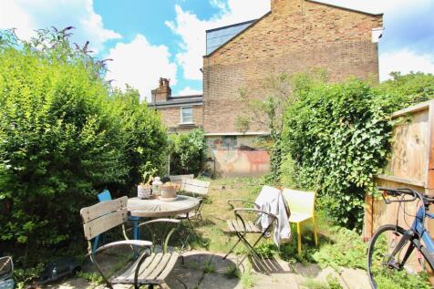 Dynevor Road, N16