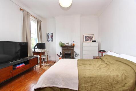 Dynevor Road, N16