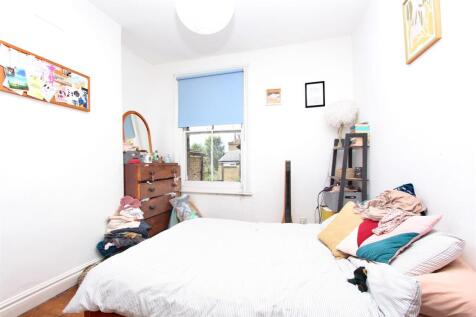 Dynevor Road, N16
