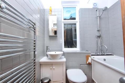 Bedford Court, N16