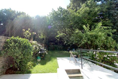 Bedford Court, N16