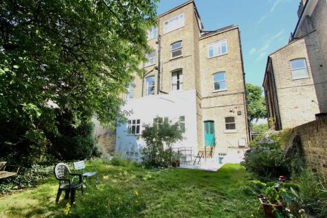 Bedford Court, N16