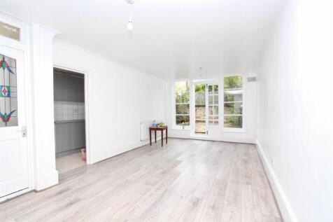 Dynevor Road, N16