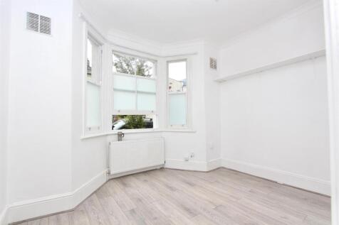Dynevor Road, N16