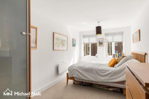 Flanders House, N16