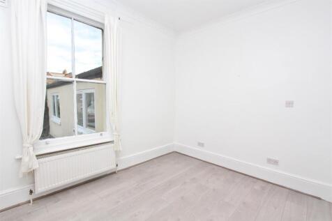 Dynevor Road, N16