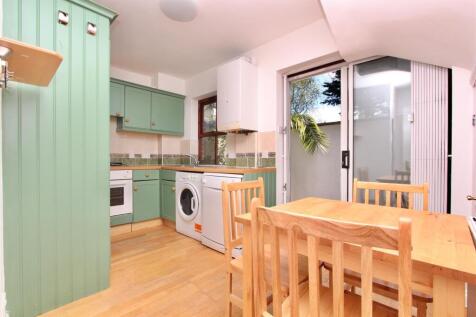 Pegasus Close, N16