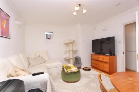 Pegasus Close, N16