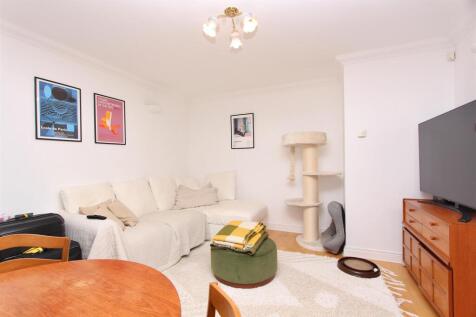 Pegasus Close, N16