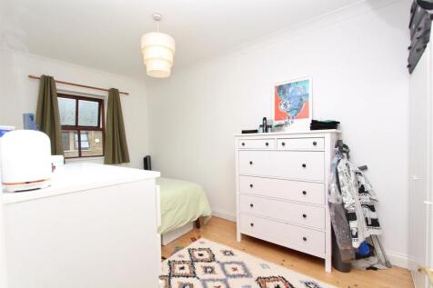 Pegasus Close, N16