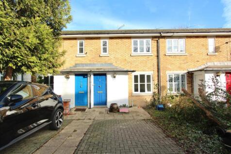 Royal Close, N16