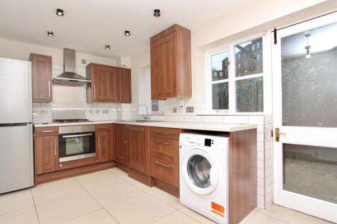 Royal Close, N16