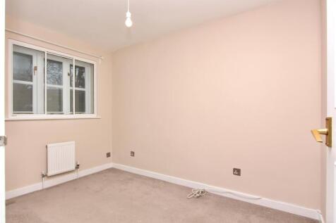 Royal Close, N16