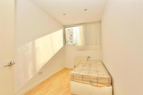 White Hart Lane, N22