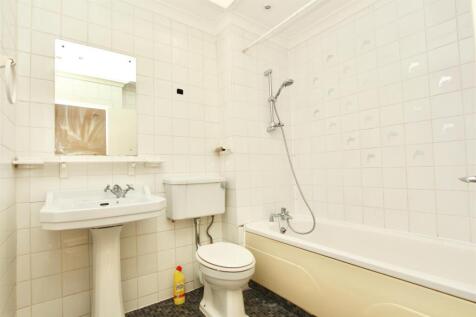 White Hart Lane, N22