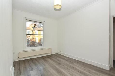 Alvington Crescent, E8