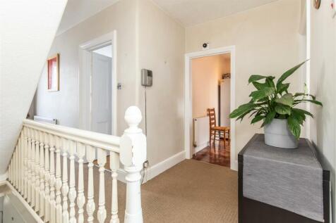 FIRST FLOOR LANDING