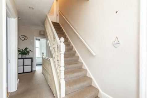 STAIRS TO 2ND FLOOR LANDING