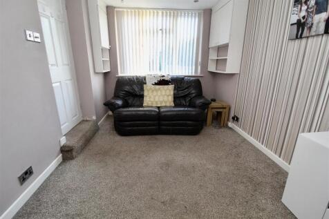 Further Reception Room/Fifth Bedroom (accessed via