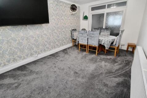 Through Lounge (Reception One)