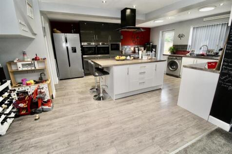 Kitchen/Dining Room (rear)