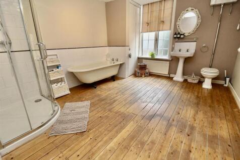 Secondary Bathroom (self contained annex)