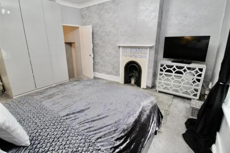 Bedroom Six (self contained annex)