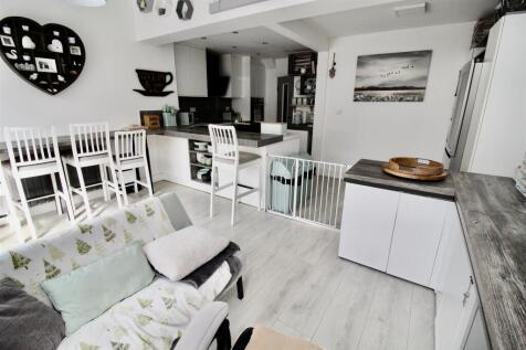 Dining/Seating Area