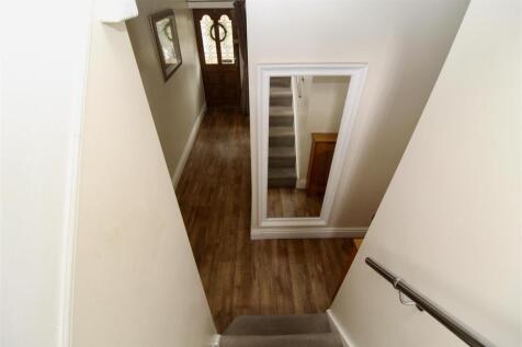 L- Shaped Entrance Hallway