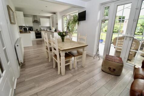 Family Kitchen/Dining/Sitting Room