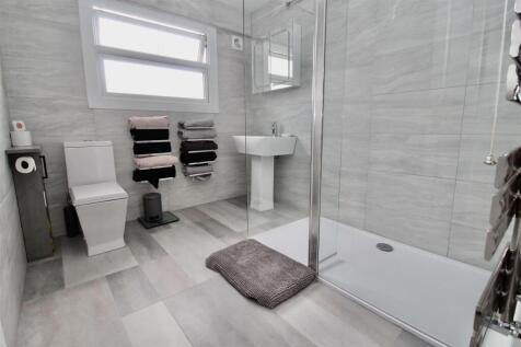 Family Shower Room