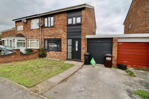 Driveway/Front Garden