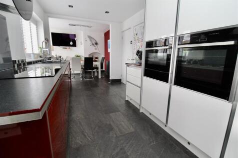 Kitchen (Extended)