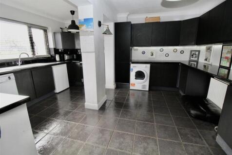 Extended Breakfast Kitchen