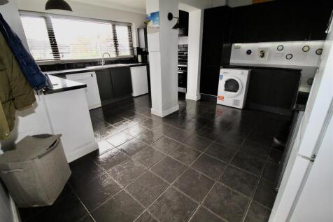 Extended Breakfast Kitchen