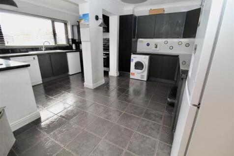Extended Breakfast Kitchen