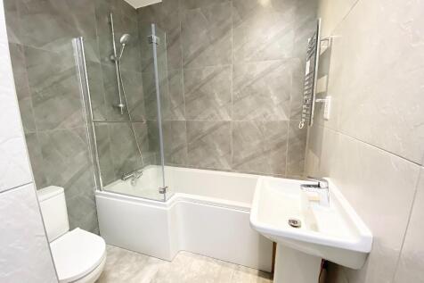 BATHROOM 2