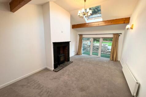LIVING ROOM 1