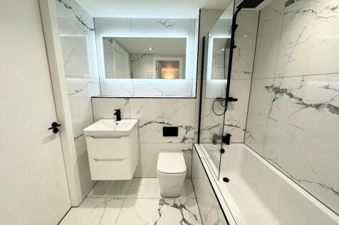 BATHROOM 2