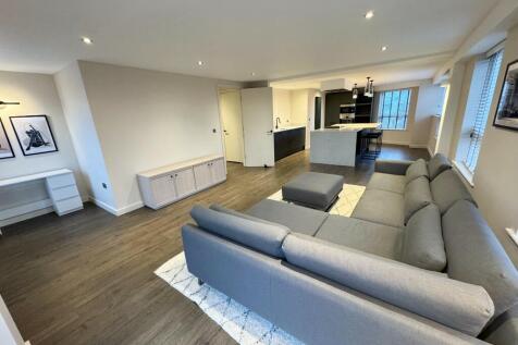 LIVING AREA / OFFICE