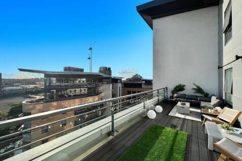 PRIVATE TERRACE